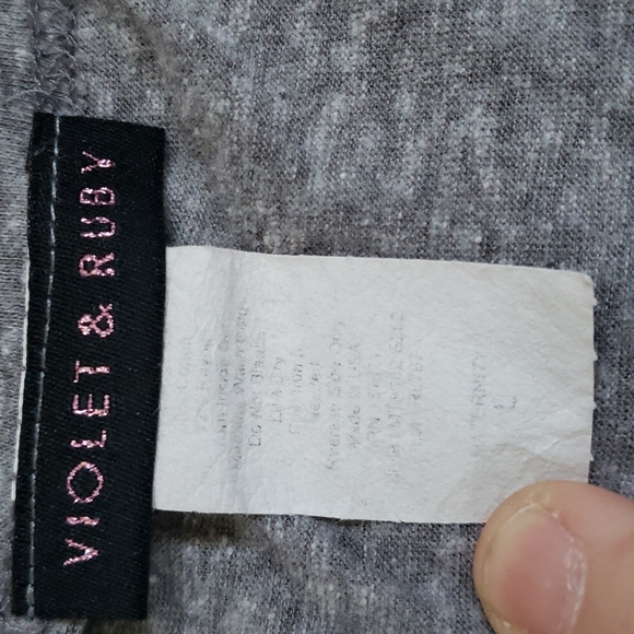 Thankful & Blessed maternity top with golden baby feet violet & ruby size large - Picture 2 of 2